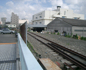 写真：初代海神奈川駅があった付近